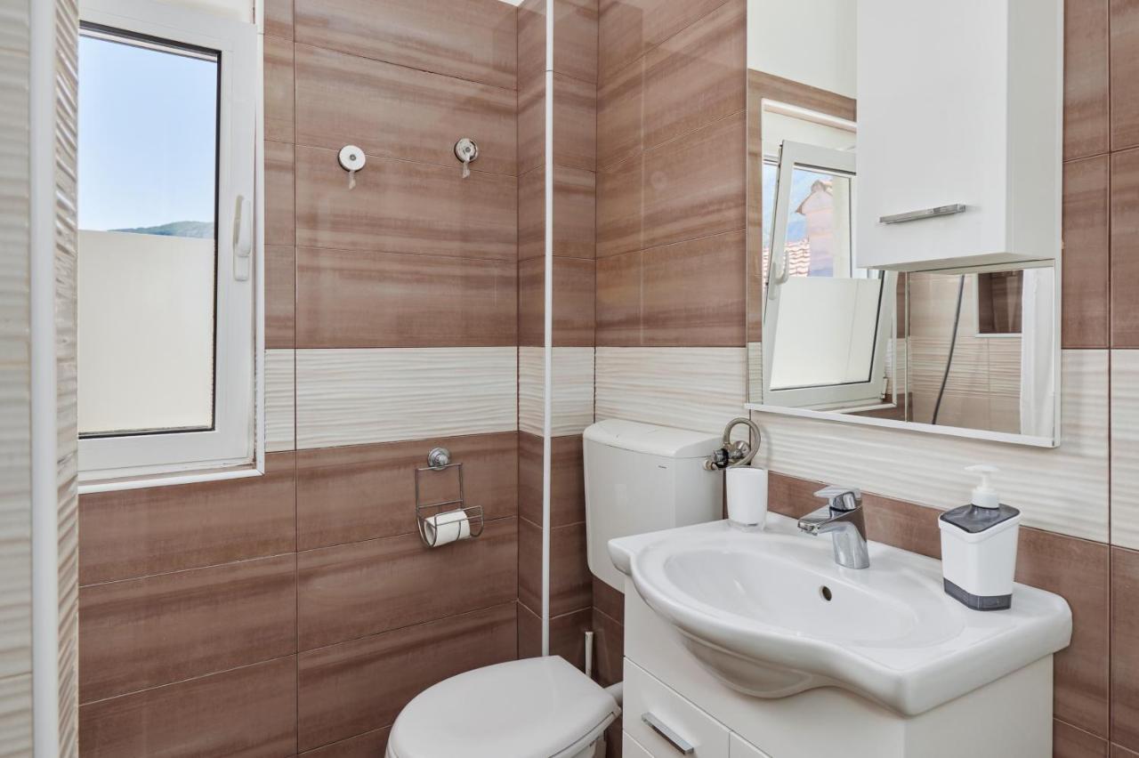 Apartment Plagenti With Sea View Kotor Exterior photo